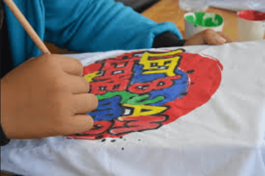 how to paint t shirts with fabric paint
