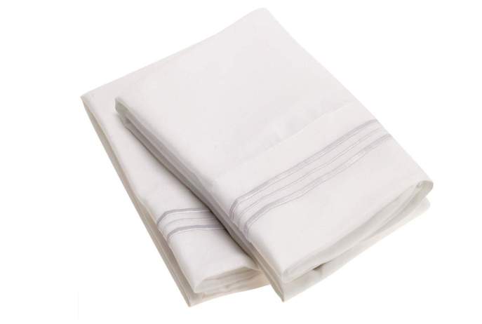 Mellanni Luxury pillowcase set, stain resistant